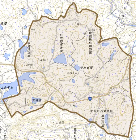肥前町万賀里川とその周辺の地図。町の範囲を重ねている