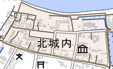 北城内とその周辺の地図。町の範囲を重ねている