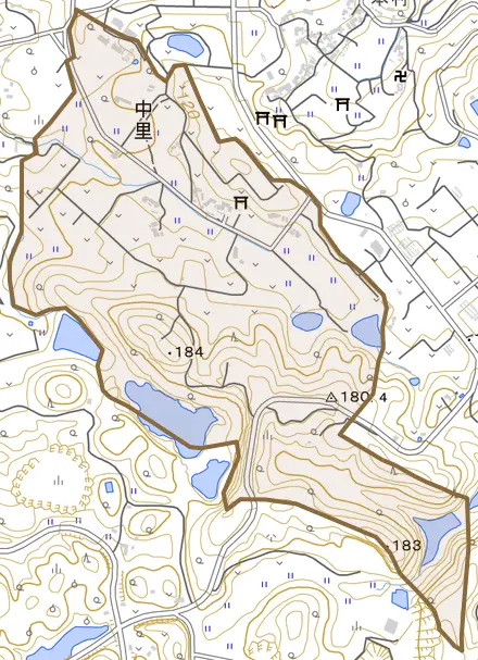 中里とその周辺の地図。町の範囲を重ねている