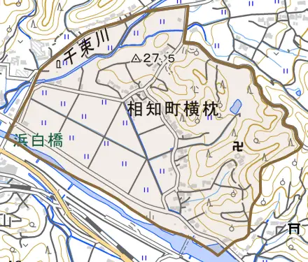 相知町横枕とその周辺の地図。町の範囲を重ねている