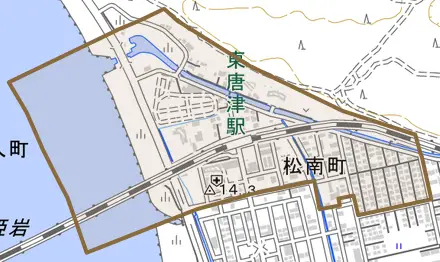 松南町とその周辺の地図。町の範囲を重ねている