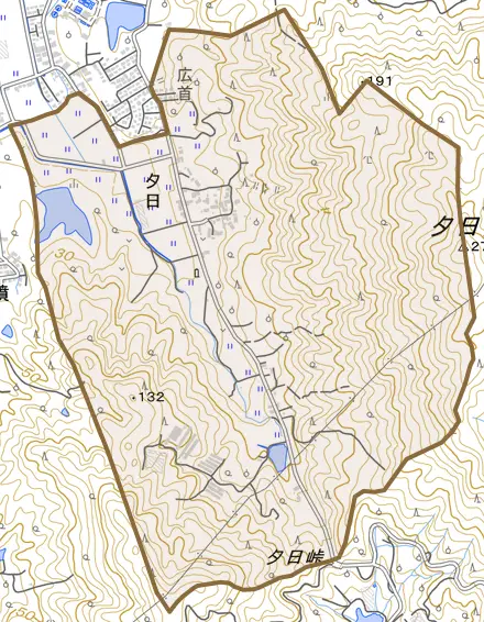 夕日とその周辺の地図。町の範囲を重ねている