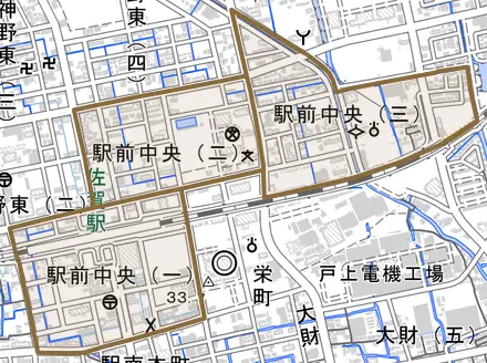 駅前中央とその周辺の地図。町の範囲を重ねている