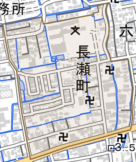 長瀬町とその周辺の地図。町の範囲を重ねている