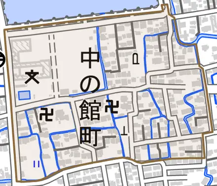 中の館町とその周辺の地図。町の範囲を重ねている