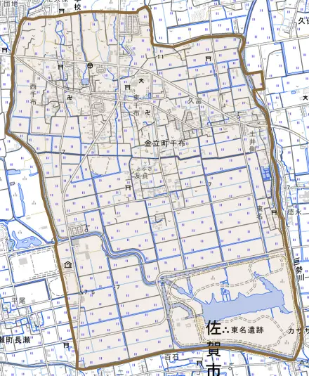 金立町大字千布とその周辺の地図。町の範囲を重ねている