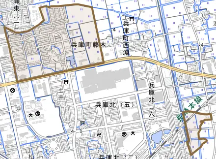 兵庫町大字藤木とその周辺の地図。町の範囲を重ねている
