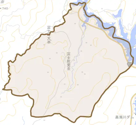 富士町大字栗並とその周辺の地図。町の範囲を重ねている
