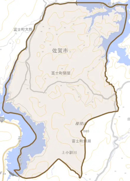 富士町大字関屋とその周辺の地図。町の範囲を重ねている