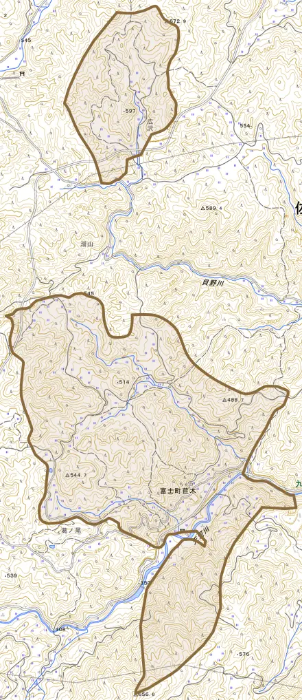 富士町大字苣木とその周辺の地図。町の範囲を重ねている