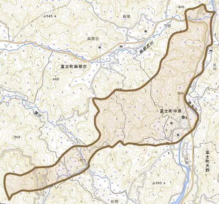 富士町大字中原とその周辺の地図。町の範囲を重ねている