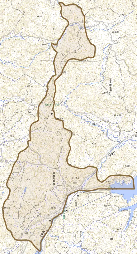 富士町大字藤瀬とその周辺の地図。町の範囲を重ねている