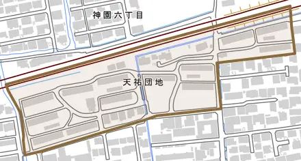 天祐団地とその周辺の地図。町の範囲を重ねている