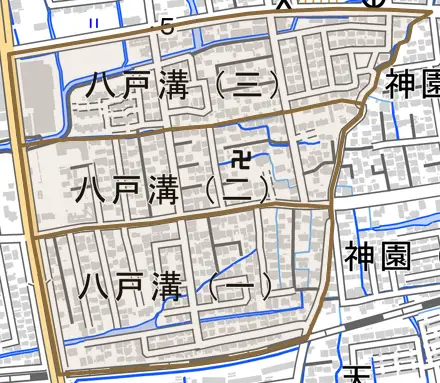 八戸溝とその周辺の地図。町の範囲を重ねている