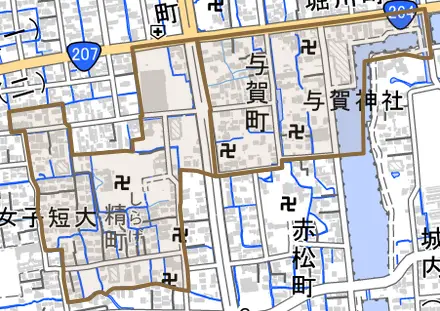 与賀町とその周辺の地図。町の範囲を重ねている