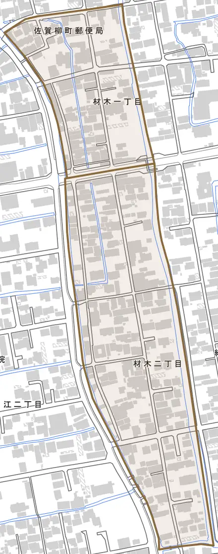 材木とその周辺の地図。町の範囲を重ねている