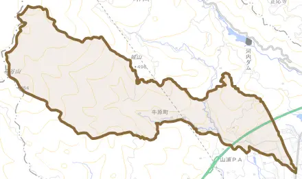牛原町とその周辺の地図。町の範囲を重ねている