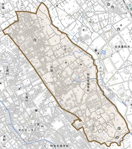 大字平塚とその周辺の地図。町の範囲を重ねている