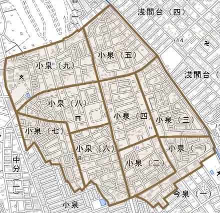 小泉とその周辺の地図。町の範囲を重ねている