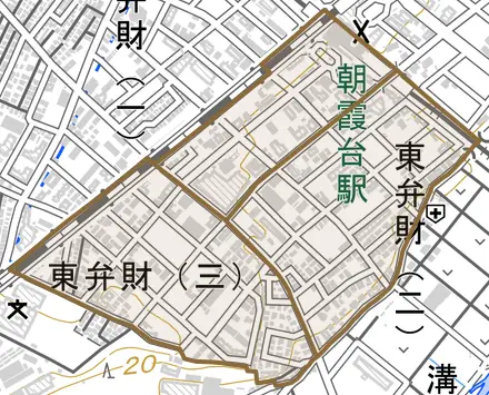 東弁財とその周辺の地図。町の範囲を重ねている