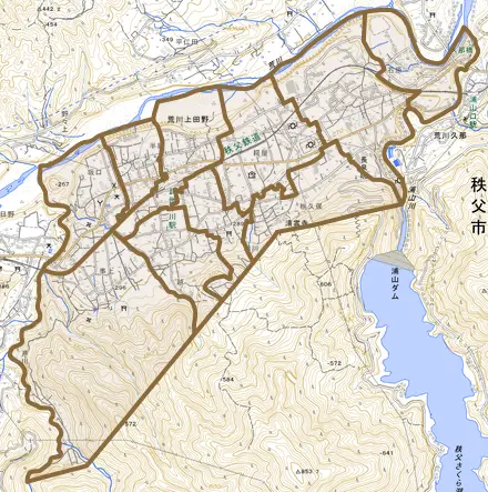 荒川上田野とその周辺の地図。町の範囲を重ねている