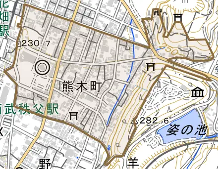 熊木町とその周辺の地図。町の範囲を重ねている