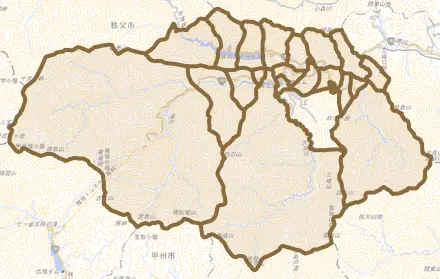 大滝とその周辺の地図。町の範囲を重ねている