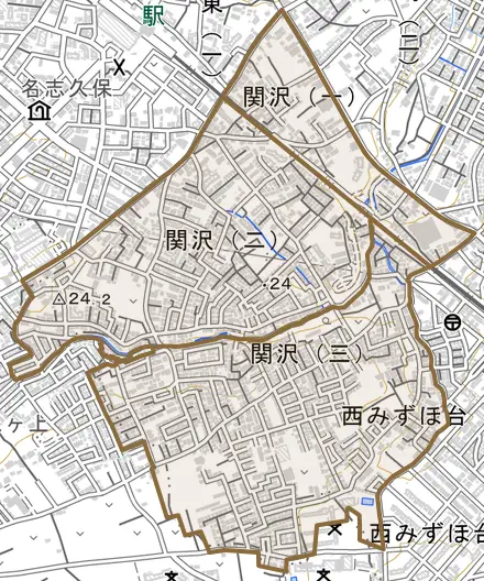 関沢とその周辺の地図。町の範囲を重ねている