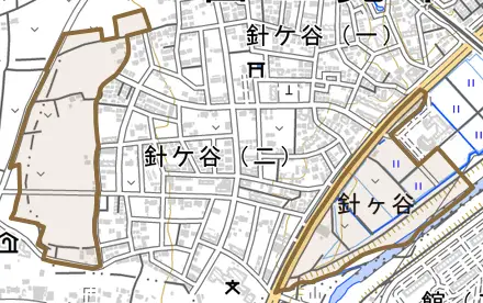 大字針ケ谷とその周辺の地図。町の範囲を重ねている