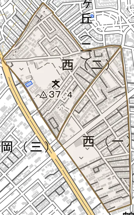 西とその周辺の地図。町の範囲を重ねている