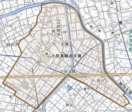 大字小見とその周辺の地図。町の範囲を重ねている