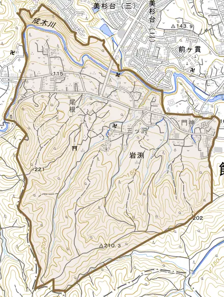 大字岩渕とその周辺の地図。町の範囲を重ねている