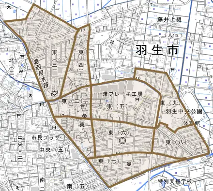 東とその周辺の地図。町の範囲を重ねている