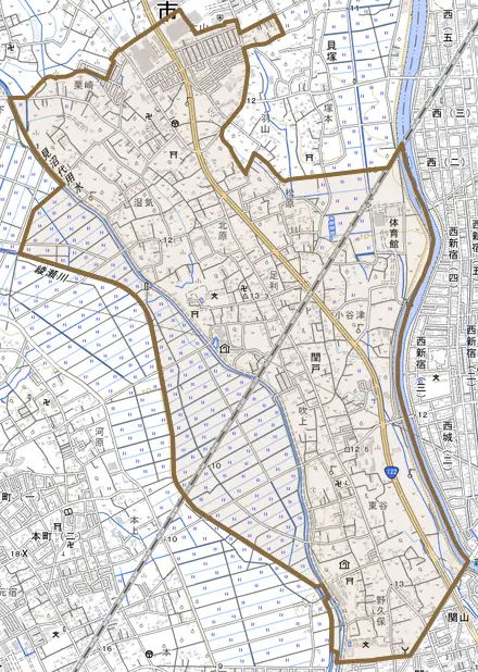 大字閏戸とその周辺の地図。町の範囲を重ねている