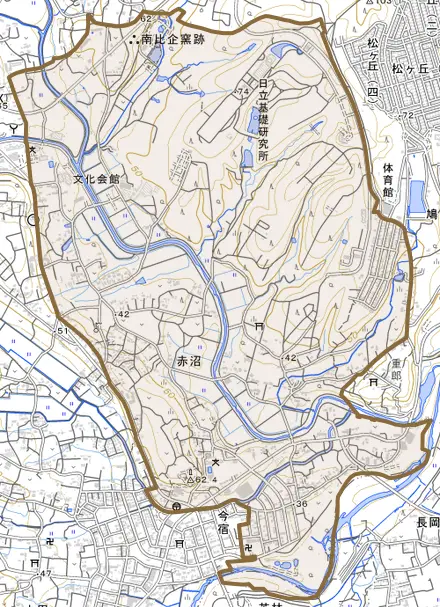 大字赤沼とその周辺の地図。町の範囲を重ねている