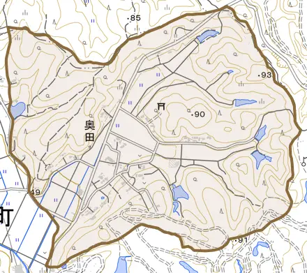 大字奥田とその周辺の地図。町の範囲を重ねている