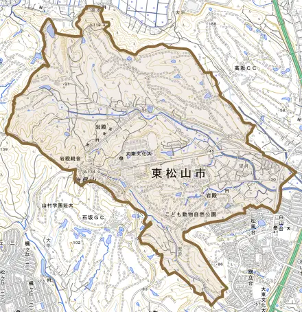 大字岩殿とその周辺の地図。町の範囲を重ねている