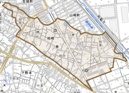 大字柏崎とその周辺の地図。町の範囲を重ねている