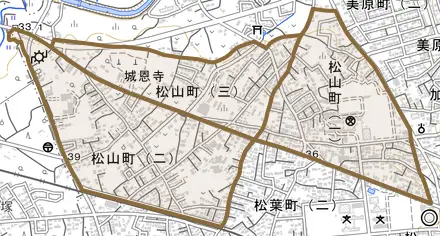 松山町とその周辺の地図。町の範囲を重ねている