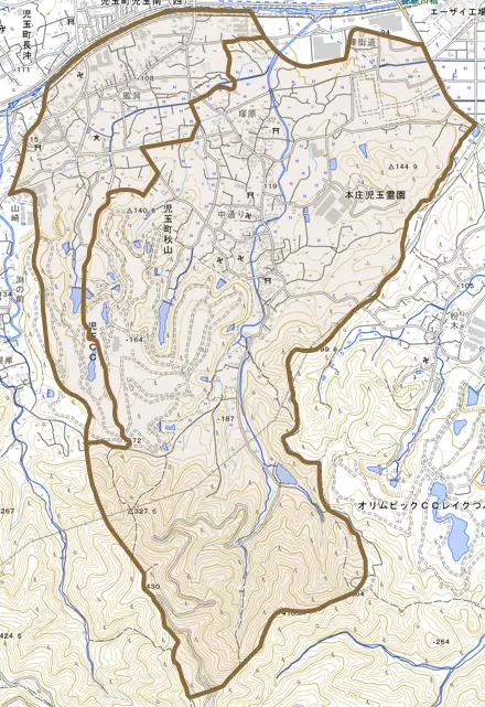 児玉町秋山とその周辺の地図。町の範囲を重ねている