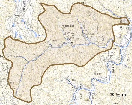 児玉町稲沢とその周辺の地図。町の範囲を重ねている