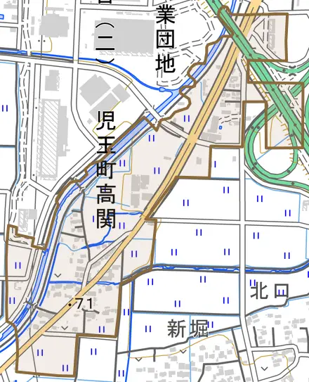 児玉町高関とその周辺の地図。町の範囲を重ねている