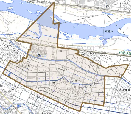 仁手とその周辺の地図。町の範囲を重ねている