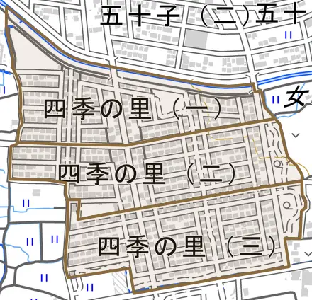 四季の里とその周辺の地図。町の範囲を重ねている