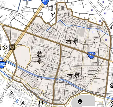 若泉とその周辺の地図。町の範囲を重ねている
