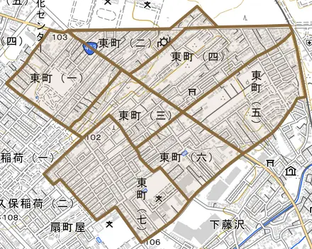 東町とその周辺の地図。町の範囲を重ねている