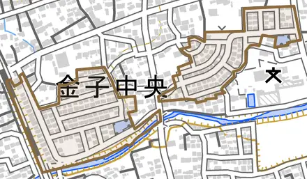 金子中央とその周辺の地図。町の範囲を重ねている