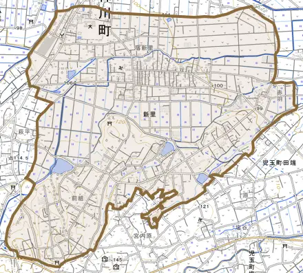 大字新里とその周辺の地図。町の範囲を重ねている