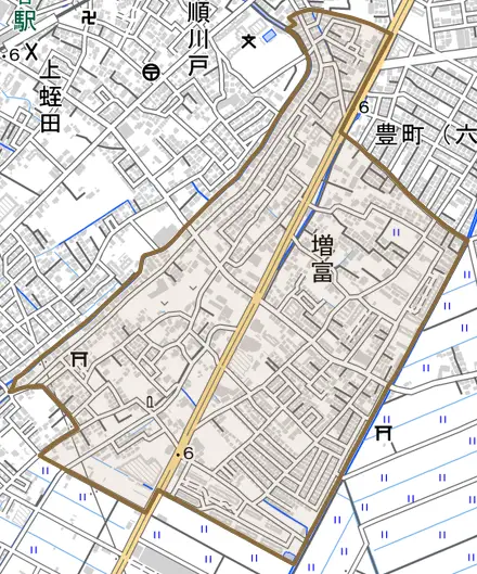 増富とその周辺の地図。町の範囲を重ねている