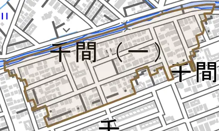 千間とその周辺の地図。町の範囲を重ねている